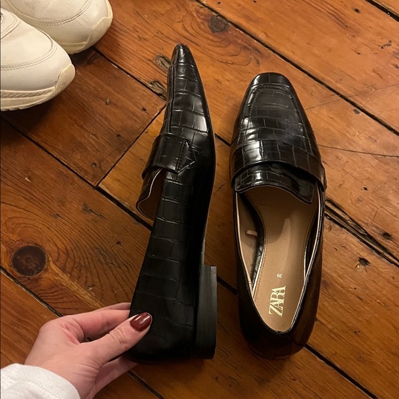 Zara Elegant Black Textured Loafers - Picture 4 of 4
